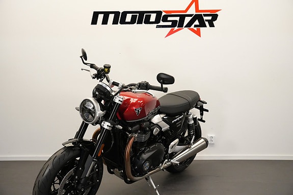 Triumph Speed Twin 1200 3 of 4
