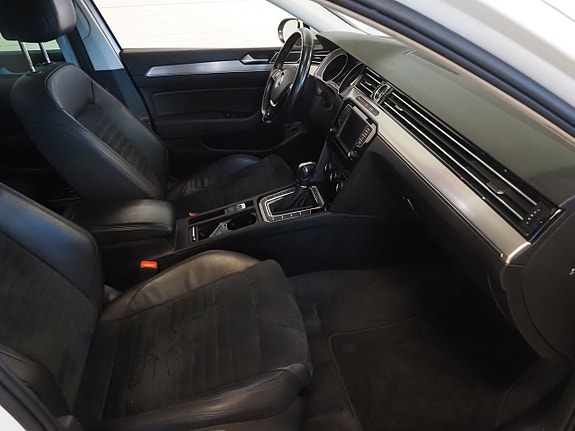 Volkswagen Passat 11 of 22
