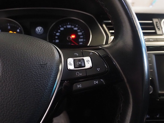Volkswagen Passat 19 of 22