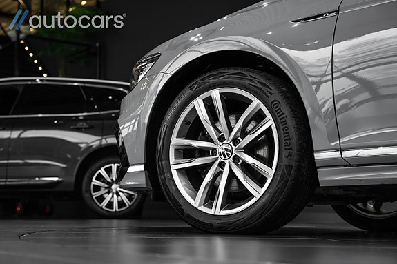 Volkswagen Passat 8 of 30