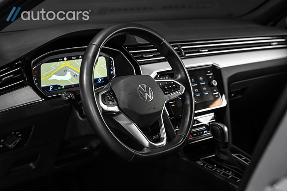 Volkswagen Passat 18 of 30