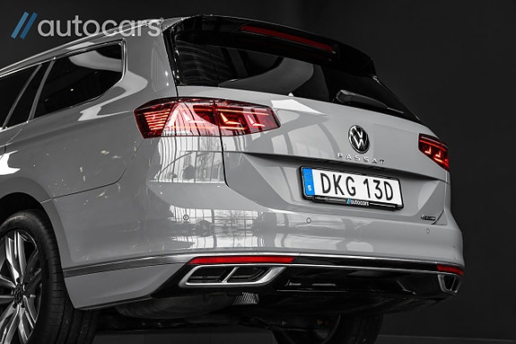 Volkswagen Passat 16 of 30