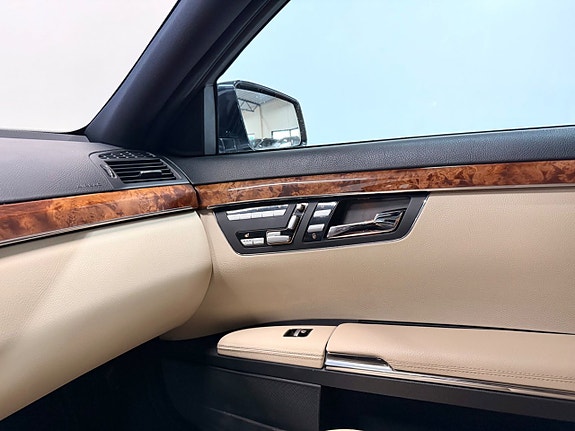 Mercedes-Benz S350 26 of 30