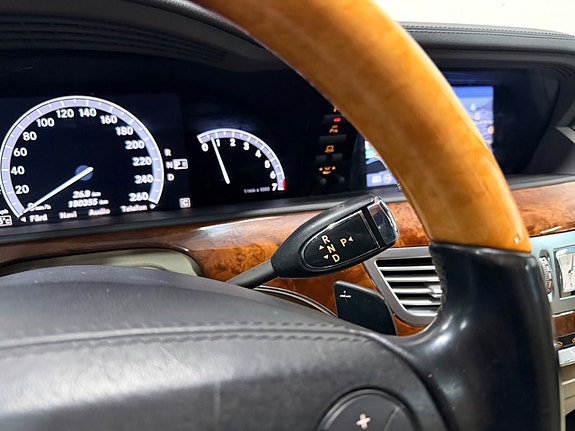 Mercedes-Benz S350 21 of 30