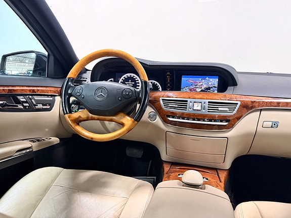 Mercedes-Benz S350 28 of 30