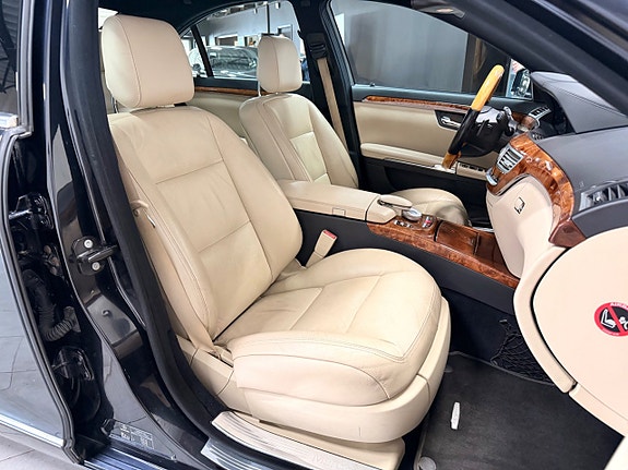 Mercedes-Benz S350 27 of 30