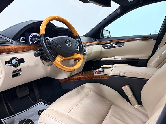 Mercedes-Benz S350 7 of 30