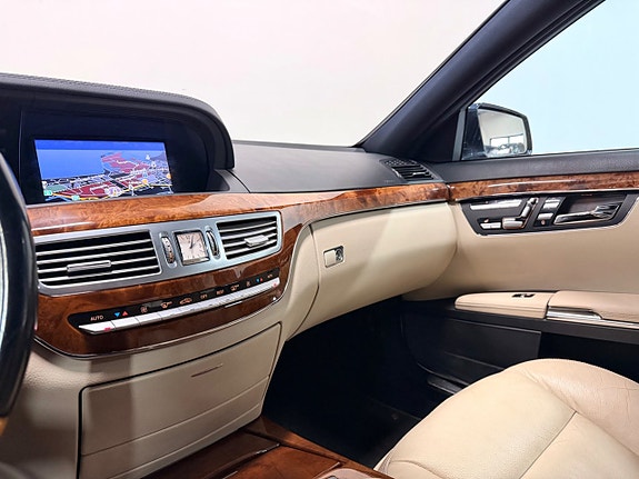 Mercedes-Benz S350 25 of 30