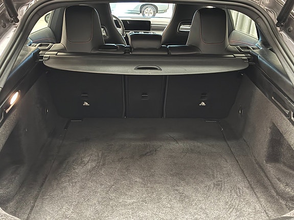 Mercedes-Benz CLA180 6 of 15