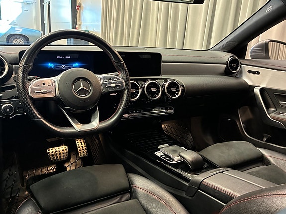 Mercedes-Benz CLA180 9 of 15
