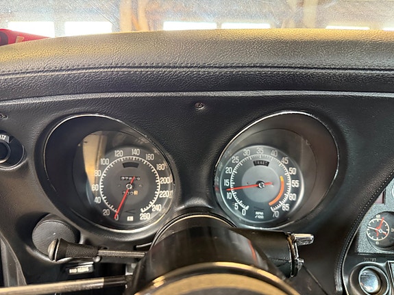 Chevrolet Corvette 18 of 22