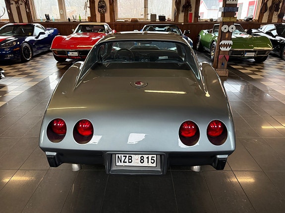 Chevrolet Corvette 5 of 22