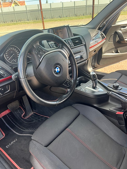 BMW 118d 4 of 5