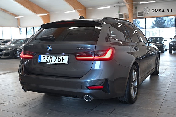 BMW 330e 4 of 5