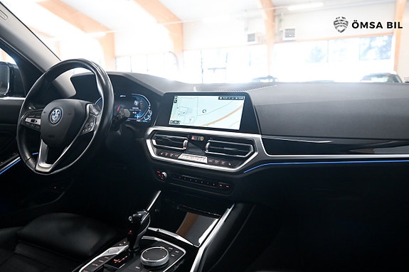 BMW 330e 15 of 18
