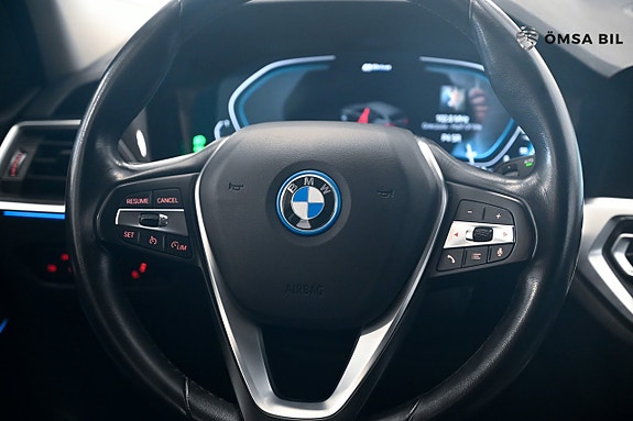 BMW 330e 14 of 18