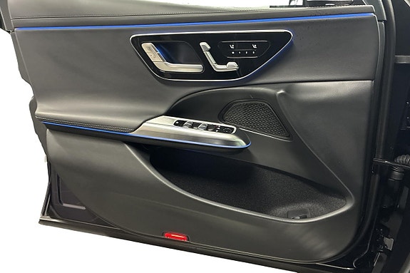 Mercedes-Benz E300 de 14 of 14