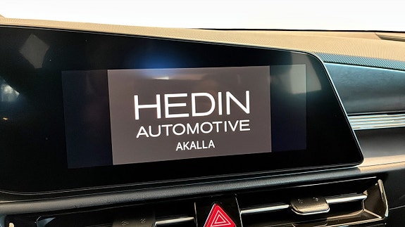 Kia Niro 2 of 12