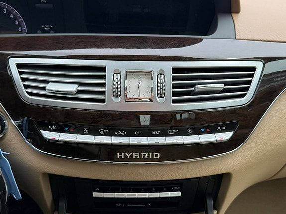Mercedes-Benz S400 19 of 24