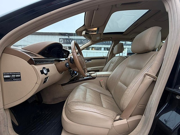 Mercedes-Benz S400 10 of 24