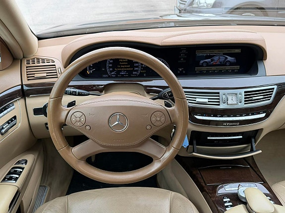 Mercedes-Benz S400 8 of 24