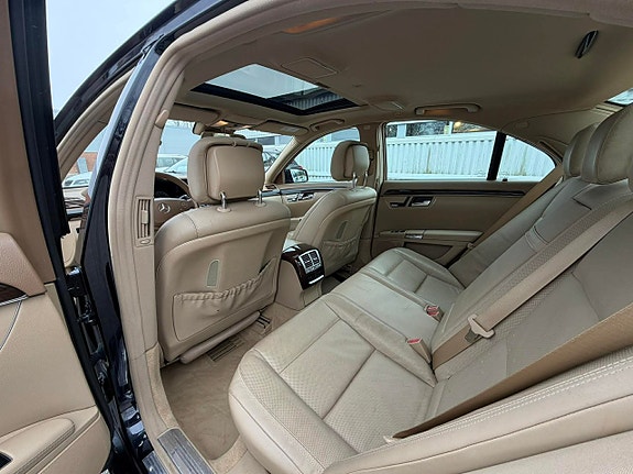 Mercedes-Benz S400 12 of 24