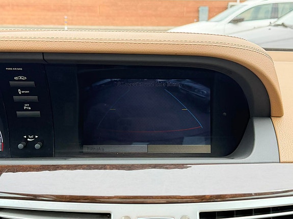 Mercedes-Benz S400 23 of 24