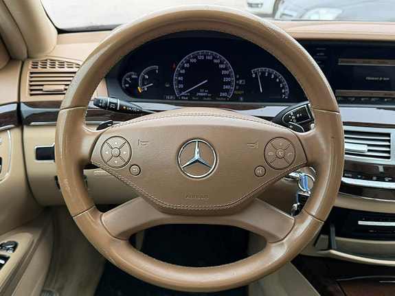 Mercedes-Benz S400 24 of 24