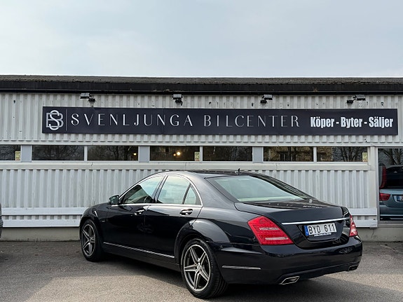 Mercedes-Benz S400 4 of 5
