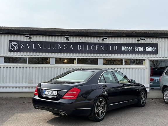 Mercedes-Benz S400 3 of 5