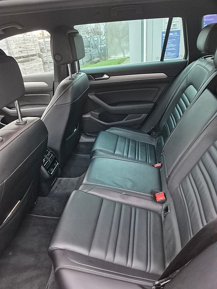 Volkswagen Passat 10 of 12