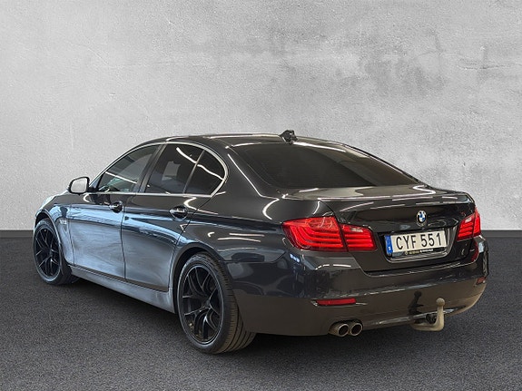 BMW 520d 3 of 5