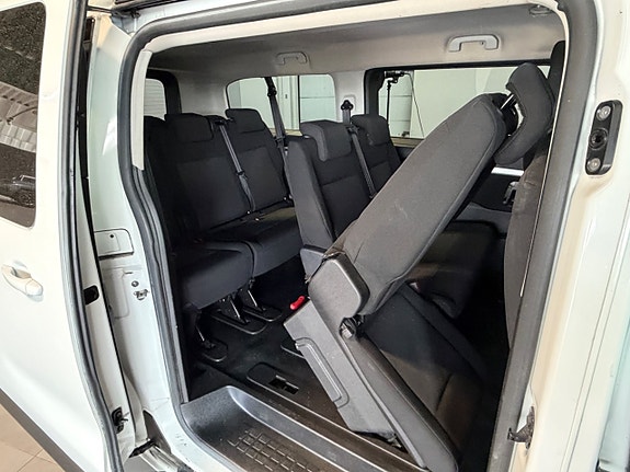 Peugeot Traveller 11 of 13