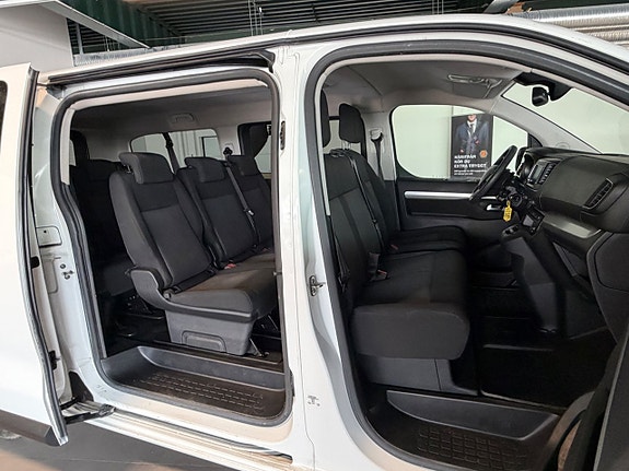 Peugeot Traveller 10 of 13