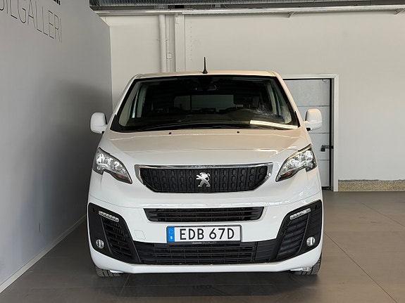 Peugeot Traveller 4 of 5