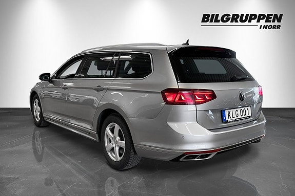 Volkswagen Passat 5 of 22