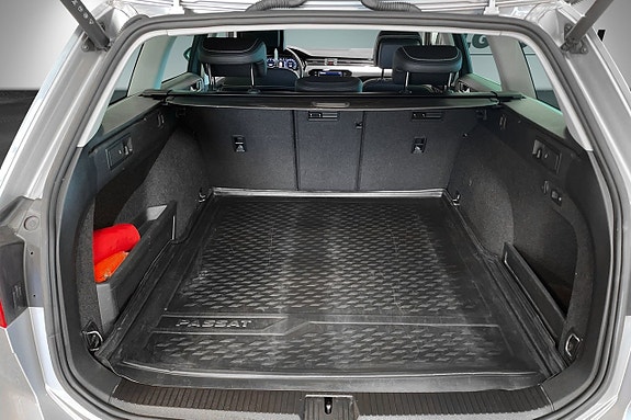 Volkswagen Passat 7 of 22