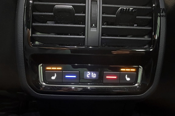 Volkswagen Passat 15 of 22