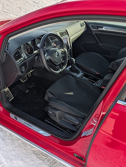 Volkswagen Golf Alltrack 5 of 5