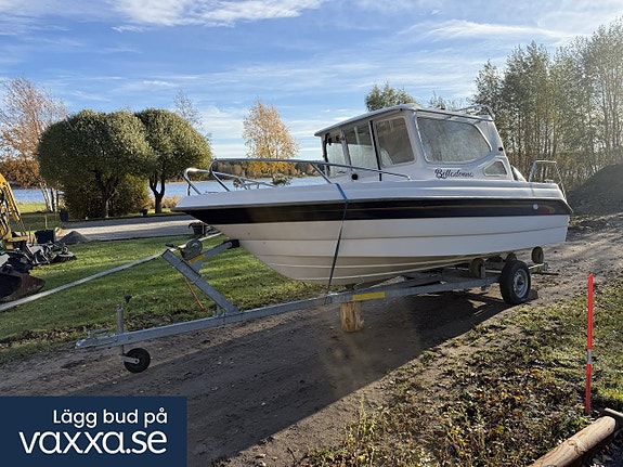 Motorbåt BELLA 572C, Yamaha F80 -08, Vagn, 127 timmar