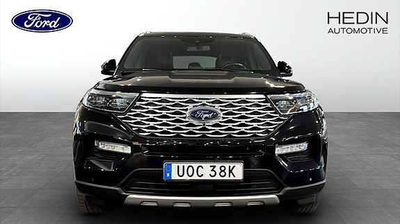 Ford Explorer 8 of 10