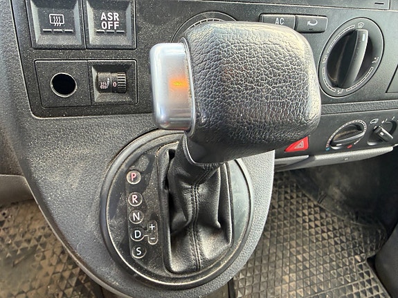 Volkswagen Transporter 7 of 10