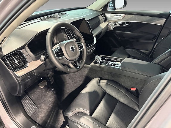 Volvo XC90 13 of 13