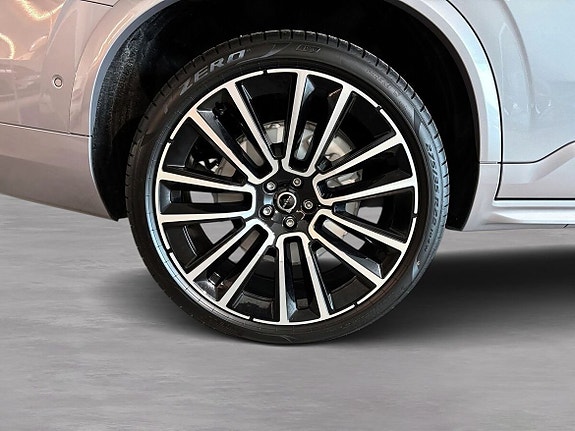 Volvo XC90 7 of 13