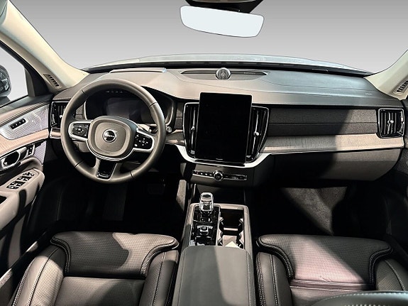 Volvo XC90 12 of 13