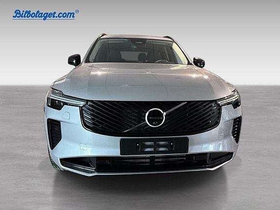 Volvo XC90 3 of 13