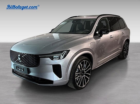 Volvo XC90 2 of 13