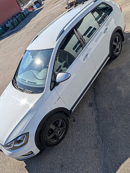 Volkswagen Golf Alltrack 4 of 5