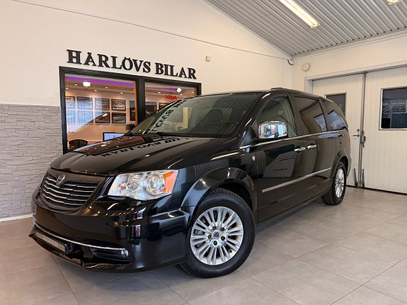 Lancia Voyager 2 of 5