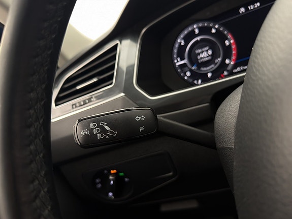 Volkswagen Tiguan 12 of 30